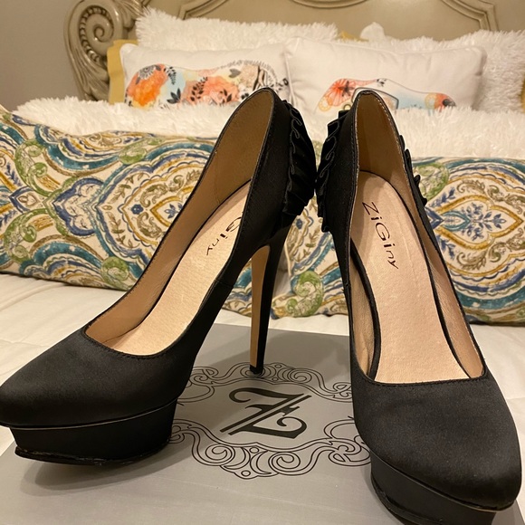 🔥 Black Stilettos on Fire 🔥 - Picture 2 of 8